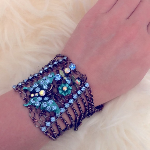 Fashion bracelet with butterfly and diamond design - Picture 3 of 3